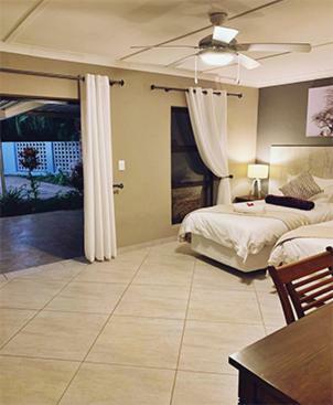 The Wilds Guest House Хлухлуве Екстериор снимка